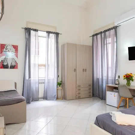 Pensionat Centro, Dm Neapel