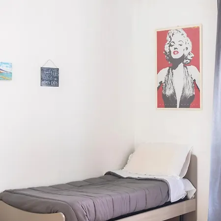 Konukevi Centro, Dm *
