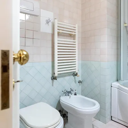 Centro, Dm 게스트하우스 3*