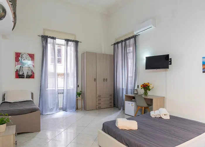 Centro, Dm Pensjonat Neapol