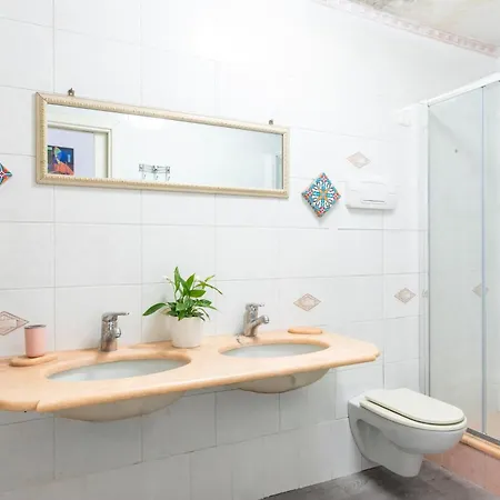 Maison d'hôtes Centro, Dm *
